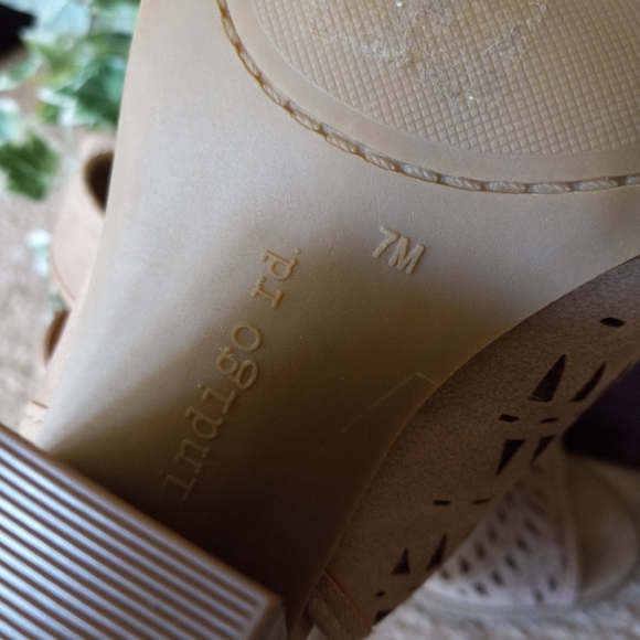 Indigo rd. Cut out peep toe heels - Picture 6 of 8